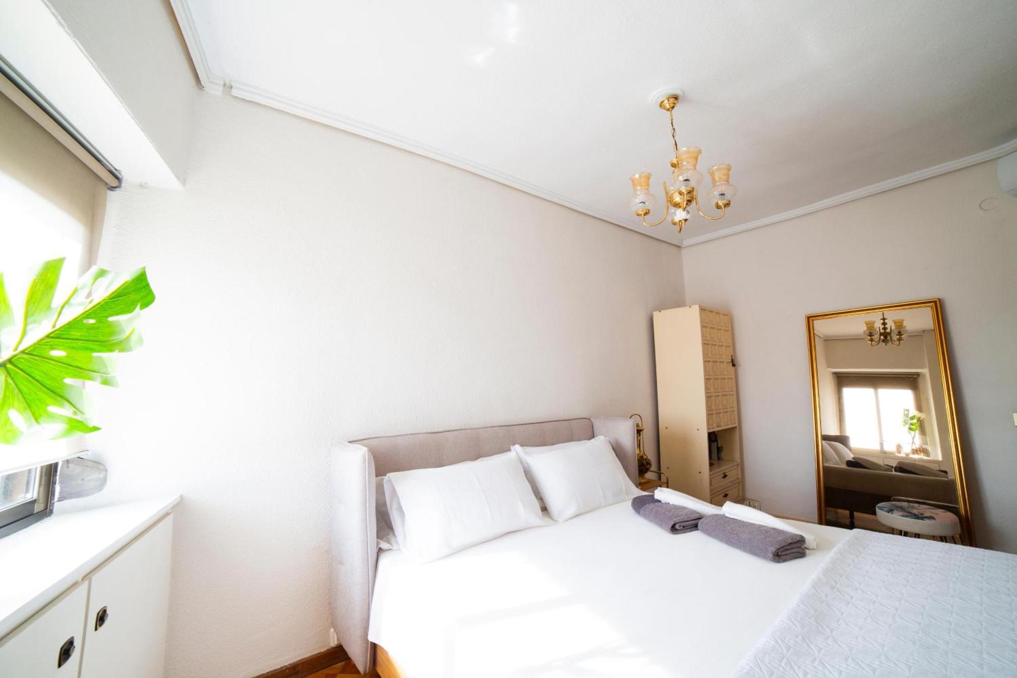 Awesome Apartment Center Valence Extérieur photo